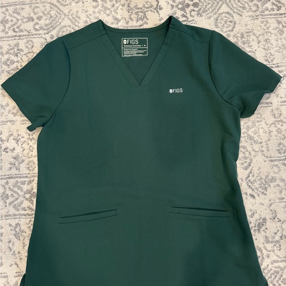 Figs Women's Short Sleeve Forest Green Top - Picture 8 of 9